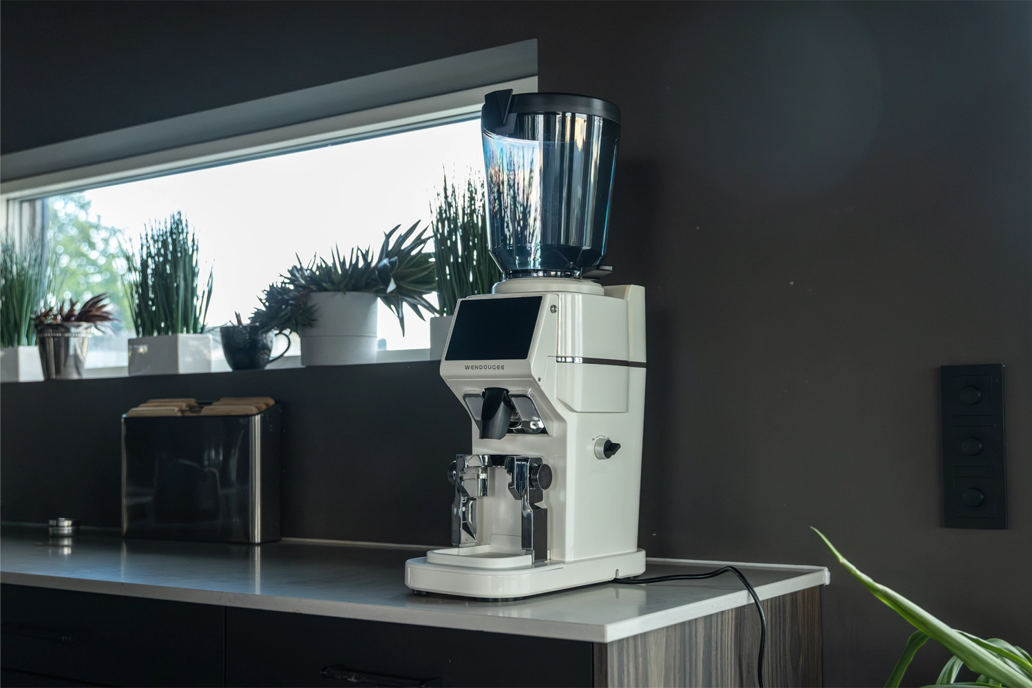 Wendougee Ares 90 har en 5-tommers berøringsskjermen gir intuitiv kontroll over alle innstillinger